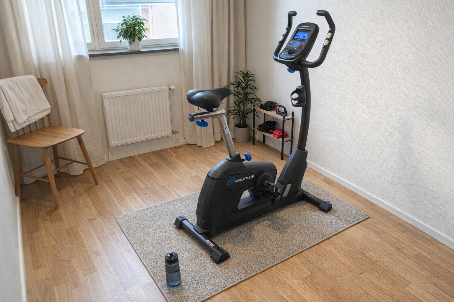 Nautilus U627 Upright Bike